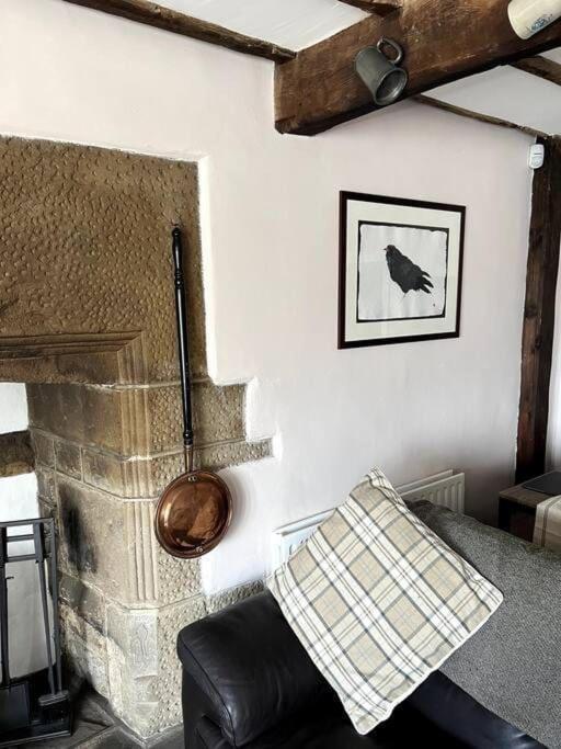17Th Century Cottage With Hidden Garden Steeton Экстерьер фото